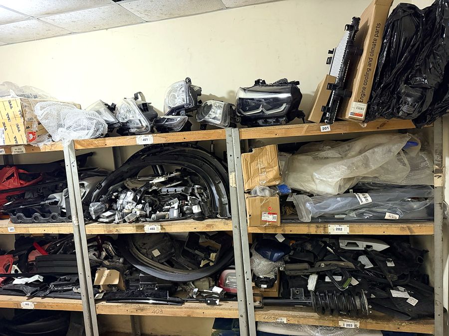 Фари, кузовні деталі та підвіска на складі CARspares